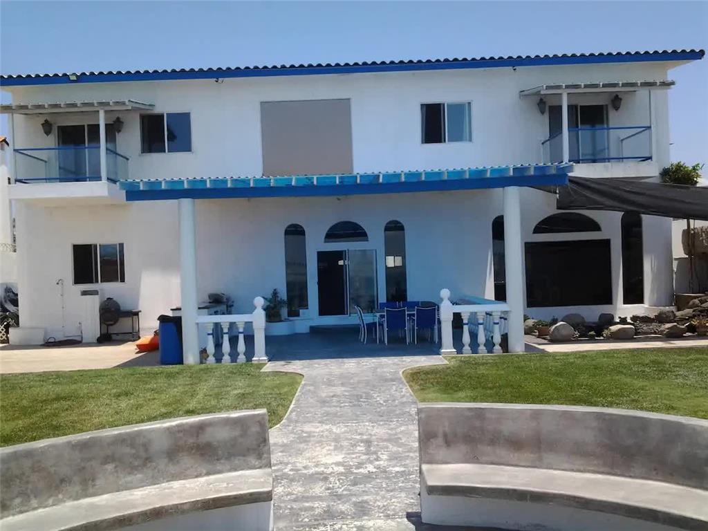 HERMOSA CASA POR LA PLAYA EN EL SAUZAL, ENSENADA, B.C. | Catálogo de